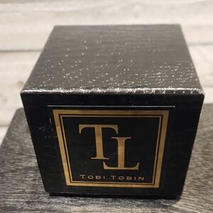 NWT Tobi Tobin Scented Collection Dbl. Wick Candle Temple Floral Georgian 9 Oz